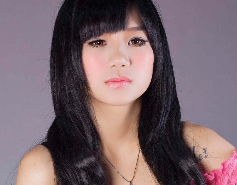 女性眉毛上长痣代表什么